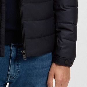 Veste zippée en tissu respirant pour homme, veste personnalisée de haute qualité pour un ajustement confortable et décontracté avec un design de logo personnalisé - Product Image 4