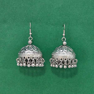 Pendientes de moda Jhumki chapados oxidados - Product Image 1