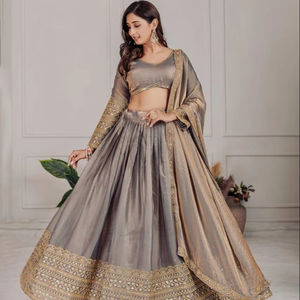 Lehenga Choli léger à la mode avec Dupatta pour les femmes Collection de vêtements de mariage Taille personnalisée disponible - Product Image 1