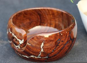 Grand bol en fil de bois élégant fait à la main Lichtenberg Figure Design pour les amateurs d'artisanat et le tricot - Product Image 2