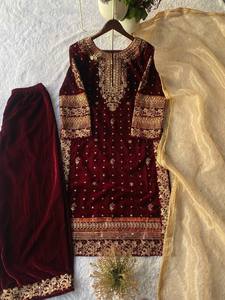 Pour cette saison hivernale, un ensemble salwar en velours avec broderie de sequins pour femme, idéal pour les fêtes, infroissable et offrant une protection solaire. - Product Image 5