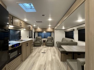 Nueva Remolque de Campamento Keystone C-o-l-e-m-a-n 25R 2026 en Venta para Acampar y Viajar - Product Image 6