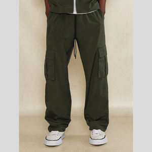 Veste zippée coupe-vent logo personnalisé ODM Ensemble veste de survêtement légère en nylon pour homme et pantalon cargo au design haut de gamme - Product Image 3