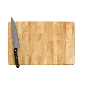 Planche à découper en bois de la meilleure qualité avec finition de qualité supérieure utilisée pour la préparation quotidienne des repas - Product Image 2