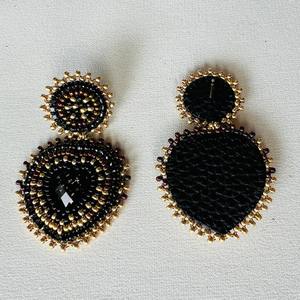 Pendientes de Lujo con Cuentas de Semillas, Diseño de Bulldogs/Georgia/Estado, Color Rojo y Negro con Opción de Color Personalizado, Venta al Por Mayor - Product Image 1