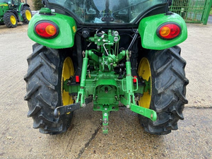 รถไถเดินตาม John Deere รุ่น 4052M 3046R ขับเคลื่อน 4 ล้อ พร้อมปั๊ม  กำลัง 50 แรงม้า ระบบเกียร์  ผลิตภาพสูง  ลดราคาพิเศษ - Product Image 6