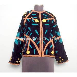Veste courte en velours Suzani brodée à la main, motif floral, manteau indien avec doublure en laine, hiver, 100% coton, veste florale - Product Image 4