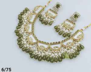 Joyería India elegante chapado en oro tradicional Motipearl & Drop Kundan tachonado gargantilla collar pendiente Mangtika conjunto de joyería - Product Image 1