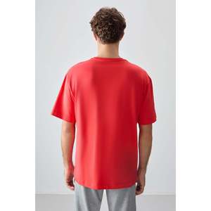 เสื้อยืดพิมพ์ลายเนื้อผ้าหนานุ่ม 100% คอตตอนทรงโอเวอร์ไซส์สำหรับผู้ชาย ยี่ห้อ Air Jones สีเฟียสต้า สไตล์ลำลองแนวสตรีทแวร์ - Product Image 5