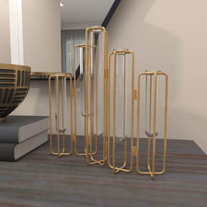 Support à fleurs en fer doré glamour avec perles, idéal comme support à gâteau, centre de table pour les mariages et les décorations de table de fête, vente en gros - Product Image 2