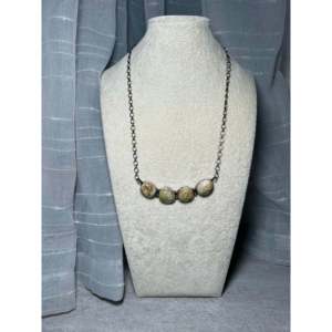 Collar Artesanal Navajo con Turquesa Boulder y Plata de Ley, Diseño de Corazón, Cadena de Cuentas, Perlas y Diamantes, Estilo Religioso, Regalo - Product Image 3