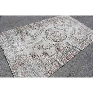 พรมวินเทจตุรกี ขนาด 5.5x9.2 ฟุต สีเบจ ลายดอกไม้ขนาดใหญ่ ทำจากขนสัตว์ - Product Image 2