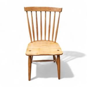 เก้าอี้รับประทานอาหารวินด์เซอร์สีตามสั่งทำจากไม้สักแข็งดีไซน์ที่โค้งที่ด้านหลังตามหลักสรีรศาสตร์สำหรับห้องเก็บไวน์ในบ้านอพาร์ทเมนต์ยิม - Product Image 4