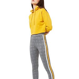 Low Price High Street 300GSM OEM/ODM Service <b>Women</b> Crop Top <b>Hoodie</b> Casual Wear Cropped Trendy Outwear <b>Women</b> <b>Hoodie</b> casual - Product Image 2