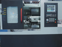 Centre d'usinage CNC à double broche avec broche secondaire principale à haute concentricité pour pièces complexes tournées et fraisées, et pièces de face inversée