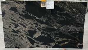 แผ่นหินแกรนิตขัดเงาสีดำลายคลื่นทันสมัย พร้อมลายคลื่นหรูหราสำหรับใช้เป็นเคาน์เตอร์ในอพาร์ตเมนต์ - Product Image 4