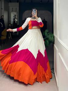 สวมใส่ชุดเรยอนที่มี Gamthi และ Gota patti ทำงานผู้ผลิต lehenga choli เป็นครั้งคราวจาก surat ในอัตราที่ต่ำที่สุด - Product Image 2