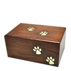 Urnes de cercueil personnalisées en usine pour chiens et chats Urnes pour animaux de compagnie en gros Urnes artisanales en bois pour cendres d'animaux de compagnie pour chiens - Product Image 1