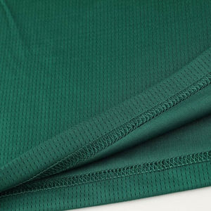 Ensemble d'uniformes de basket-ball personnalisés pour équipe - Maillot de compétition professionnel avec tissu respirant et antibactérien 100% polyester - Product Image 2