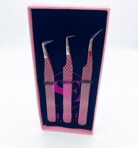 Pinzas de pestañas personalizadas de etiqueta privada con punta de fibra, pinzas de volumen curvas finas y delgadas de sujeción fuerte, pinzas de extensión de pestañas de 90 grados - Product Image 4