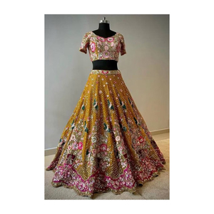 Achetez un lehenga choli de mariée indien exquis avec des paillettes et de la broderie pour un prix réduit - Product Image 2