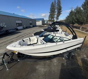 Bateau à moteur hors-bord Chaparral 247 SSX d'occasion 2024, bateau de luxe, jet-boat, sport, loisirs, famille, aventure, durable, vente de remorques marines - Product Image 1