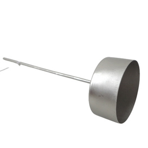 Ensemble décoratif de Noël de 2 bougeoirs en étain en fer T pour la maison et la décoration de table - Product Image 1