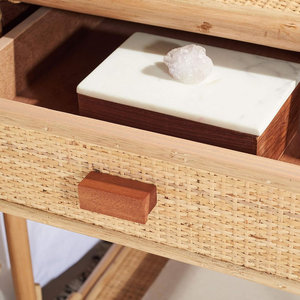 Mesita de noche W de mimbre minimalista moderna de 18,5 pulgadas, madera maciza, 2 cajones, características inteligentes que incluyen carga inalámbrica para uso en apartamentos - Product Image 5