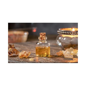 Aceite esencial de incienso orgánico de Venta caliente como materia prima para la piel del cuerpo de cosméticos - Product Image 4