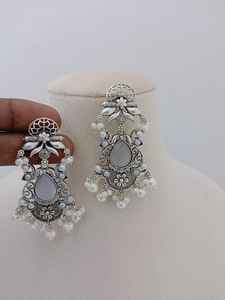 Conjunto de pendientes de caléndula de plata oxidada antigua Acabado lujoso Patrón único Latón Hecho Producto a granel Diseño personalizado - Product Image 4