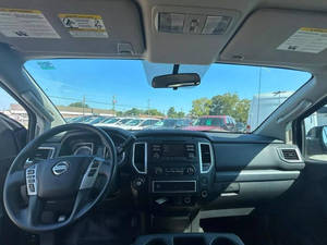 Voiture d'occasion de qualité abordable, Nissan Titan XD S 2017, conduite à gauche - Product Image 4