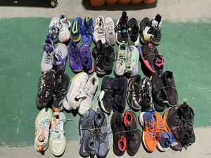 Vente en Gros d'Usine Chaussures de Foot d'Occasion de Marque pour Homme Adulte Chaussures de Football de Seconde Main en Gros - Product Image 6