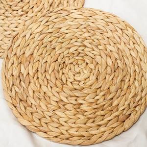 Napperon en jacinthe d'eau naturelle faite à la main décoration de table très demandée pour les ustensiles de cuisine et les fêtes de mariage du Vietnam - Product Image 3