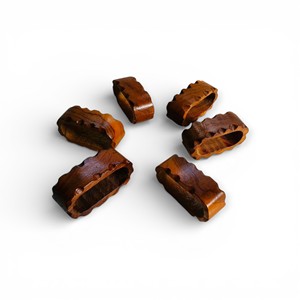 Anillo de Servilleta de Madera Hecho a Mano con Detalles Finamente Ranurados para una Decoración de Comedor Elegante y Única - Product Image 2