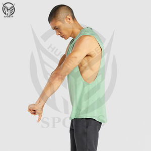 Débardeur de sport personnalisé pour hommes avec logo, idéal pour la musculation, la course et la gym. - Product Image 4