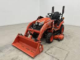 Tractor BX2680 de 25 HP, Tractor Agrícola Compacto de 4x4 con Motor, Caja de Cambios y Bomba para Agricultura, Eficiente y Fácil de Operar - Product Image 4