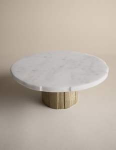 Support à gâteau en marbre classique à étiquetage privé, conçu pour servir des gâteaux, des cupcakes et des pâtisseries avec une élégance intemporelle - Product Image 1