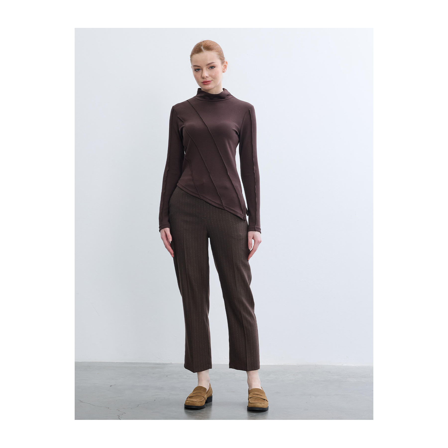 สีน้ำตาล