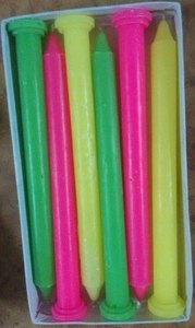 Las coloridas velas de cera son un artículo decorativo encantador y versátil, que agrega atractivo visual y ambiente a cualquier espacio - Product Image 2