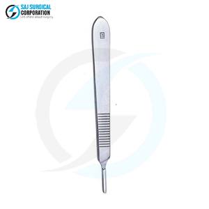 Mango de Bisturí Manual Reutilizable de Acero Inoxidable con Certificación CE para Operaciones Quirúrgicas que Ofrece un Control de Agarre Preciso y Duradero - Product Image 2