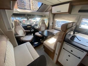 Vendeur Vérifié pour Camping-cars d'occasion 2026 Transits Customs Campervans T413 4 places - Product Image 6