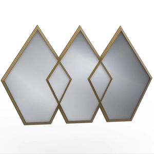 Luxe Moroccan Sunburst Mirror, una pieza hecha a mano inspirada en el espejo con forma de triángulo de diseño tradicional marroquí - Product Image 1