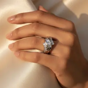 แหวนประดับเพชรคิวบิกเซอร์โคเนียชุบทองคำสีกุหลาบ ดีไซน์ทันสมัย สำหรับผู้หญิง สวมใส่ได้ทุกวันและเป็นของขวัญ - Product Image 3