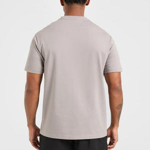 Camiseta de cuello redondo de ajuste regular para hombre Camiseta suave e informal con logotipo de impresión de nuevo diseño personalizado para hombre - Product Image 5