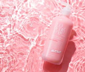 โลเดอเรลต์ อิงแลนด์ คัลเลอร์ฟิต เชอร์รี่ ฟลัวร์ แฮร์ ทรีทเม้นท์ 500 มล. สูตรสมุนไพรบำรุง สำหรับใช้ที่บ้าน ผลิตในเกาหลี - Product Image 6