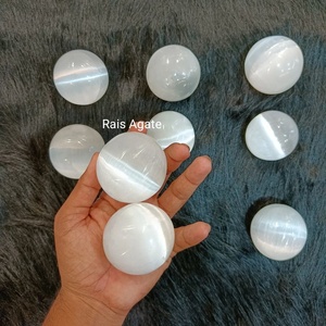 Esfera de Selenita Tallada Natural de Alta Calidad al por Mayor de Gujarat para Uso Metáfísico y Astrológico como Piedra Curativa - Product Image 4