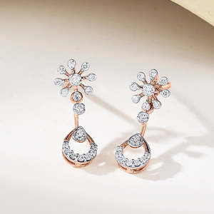 Pendientes de Diamantes para Mujer - Diseño de Orquídea en Oro Rosa - Product Image 1