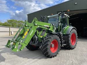 Tractor agrícola Fendt 140HP bastante usado a la venta para uso agrícola - Product Image 2