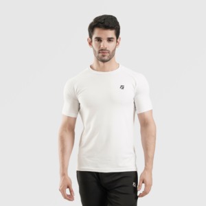 T-shirt basique 100 % coton blanc, tissu tricoté ajusté, respirant et compressé, teint uni avec logo ou motif lettré. - Product Image 1