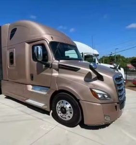 เพิ่งมาถึง FREIGHTLINERS CASCADIAS 125 รถบรรทุกมือสองแบบมีเตียงนอน พร้อมจัดส่ง - Product Image 3